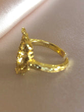 Laden Sie das Bild in den Galerie-Viewer, Exquisit Gold Ring